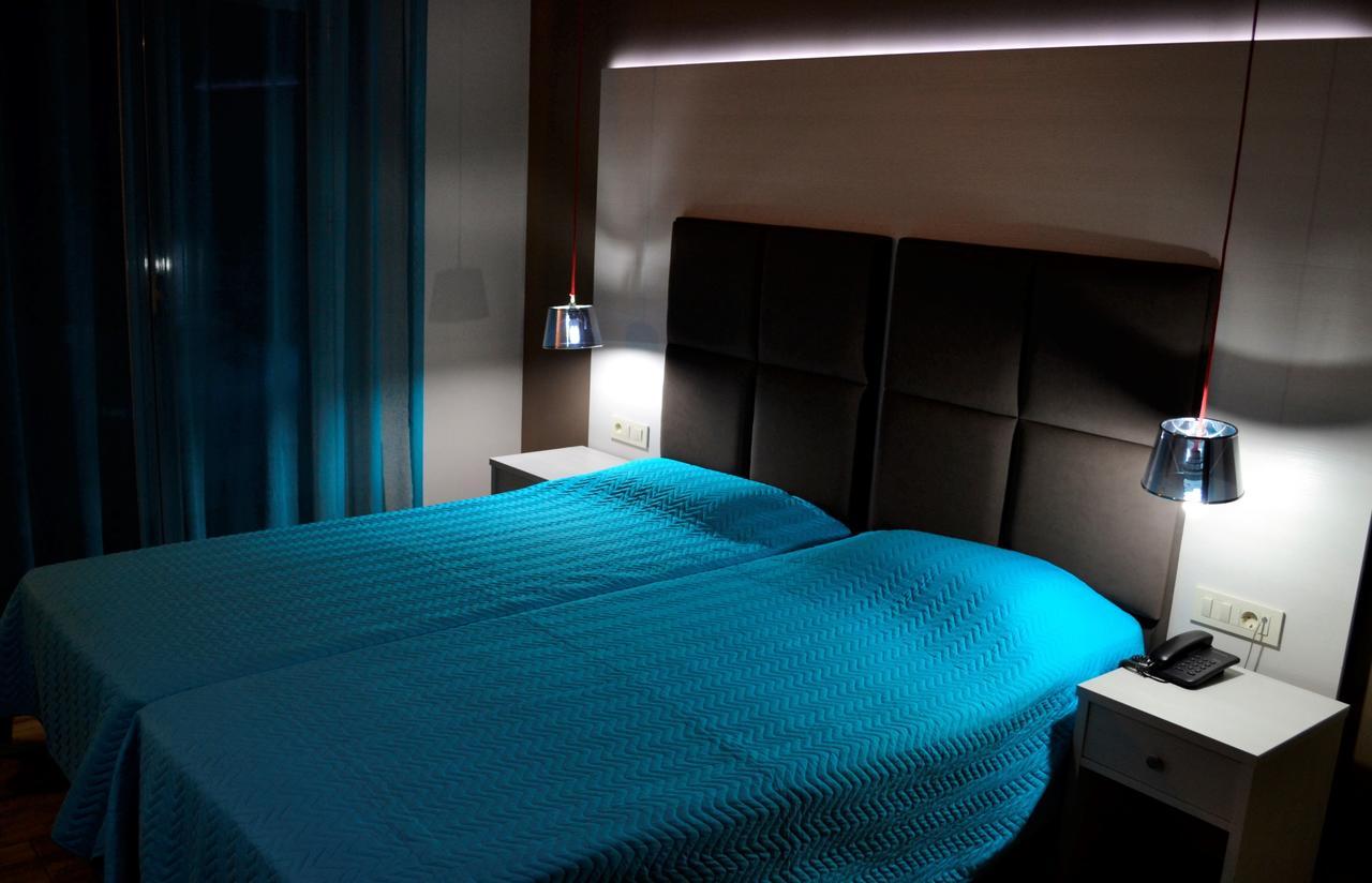 Ritsas Hotel トロン エクステリア 写真