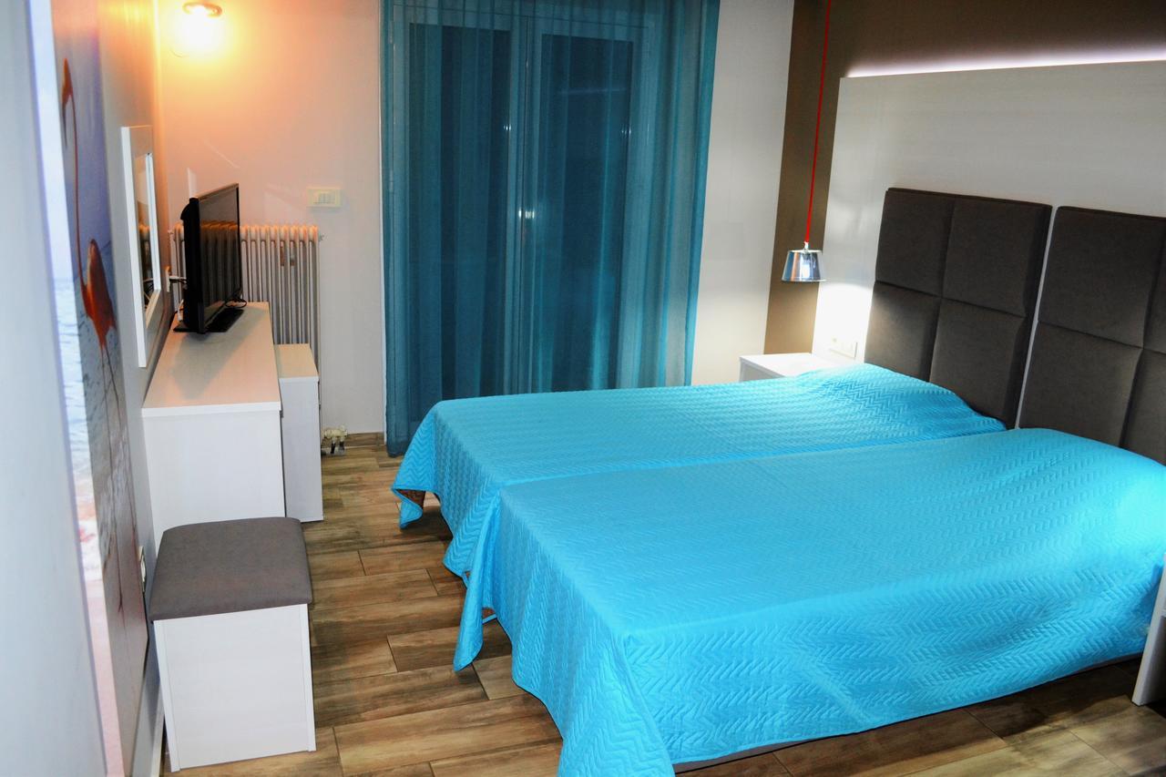 Ritsas Hotel トロン エクステリア 写真